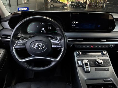 Used 2025 Hyundai Palisade SEL FWD image 15