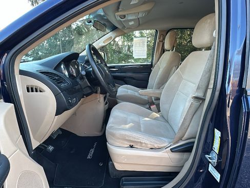 Used 2014 Dodge Grand Caravan SE w/ Quick Order Package 29E SE image 12