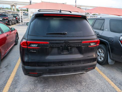 Used 2024 Toyota Grand Highlander Limited image 10