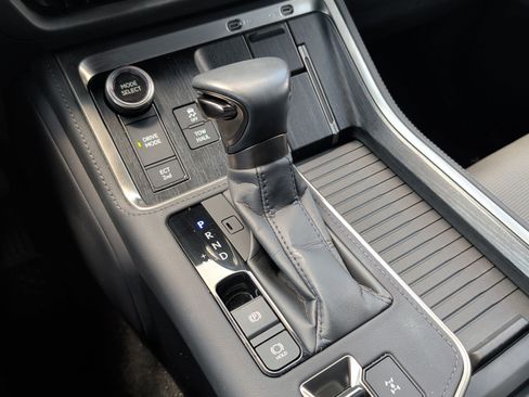 Certified 2025 Lexus GX 550 w/ Cold Area Package AWD/4WD image 21