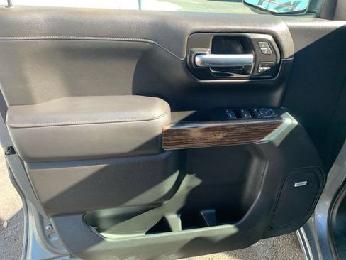 Used 2022 Chevrolet Silverado 1500 High Country w/ Technology Package image 13