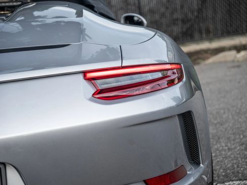Used 2019 Porsche 911 Speedster RWD image 30