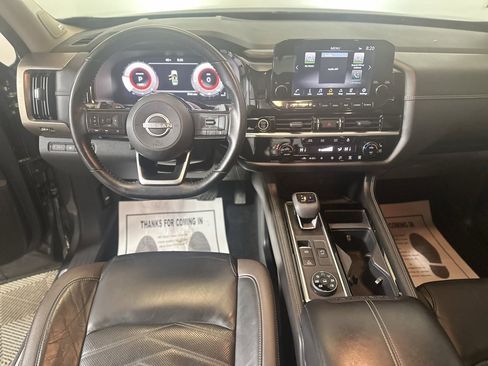 Used 2022 Nissan Pathfinder Platinum w/ Cargo Package image 10