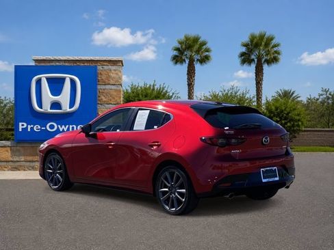 Used 2020 MAZDA MAZDA3 Hatchback FWD image 4