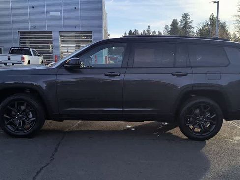 New 2025 Jeep Grand Cherokee L Limited w/ Trailer Tow Package image 5