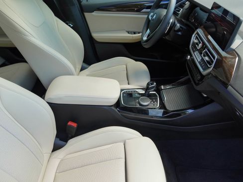 Used 2024 BMW X3 xDrive30i w/ Premium Package AWD/4WD image 12