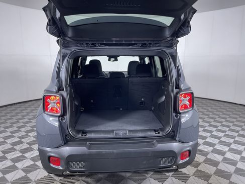 Used 2022 Jeep Renegade Altitude w/ Convenience Group image 24