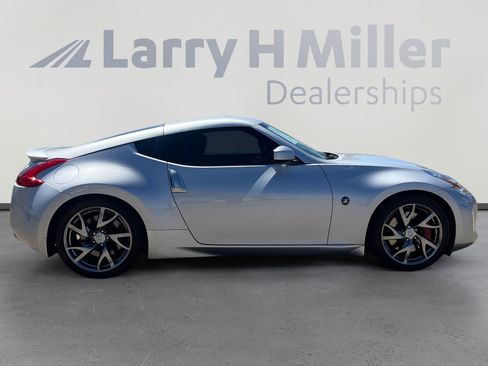 Used 2015 Nissan 370Z w/ Sport Package image 6