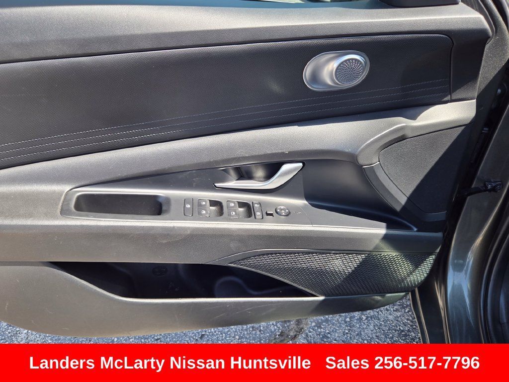 Used 2024 Hyundai Elantra SEL FWD image 22