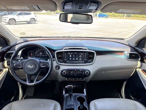 Used 2017 Kia Sorento EX w/ EX Premium Package FWD image 13