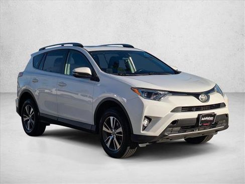 Used 2017 Toyota RAV4 XLE image 3