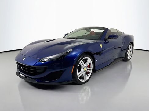 Used 2020 Ferrari Portofino image 3