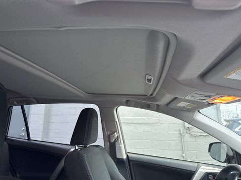 Used 2013 Toyota RAV4 XLE image 26