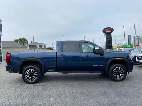 Used 2022 GMC Sierra 2500 AT4 w/ AT4 Preferred Package image 8