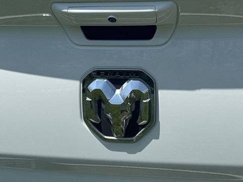Used 2024 RAM 2500 Laramie AWD/4WD image 33