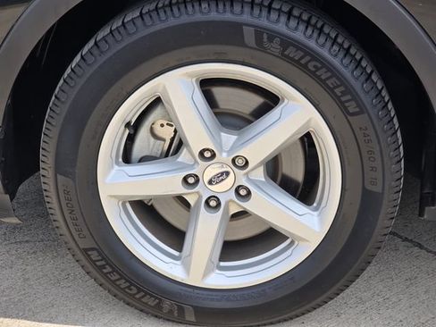 Used 2019 Ford Explorer XLT w/ Equipment Group 202A FWD image 9