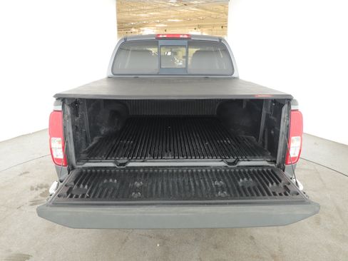 Used 2016 Nissan Frontier SV image 5