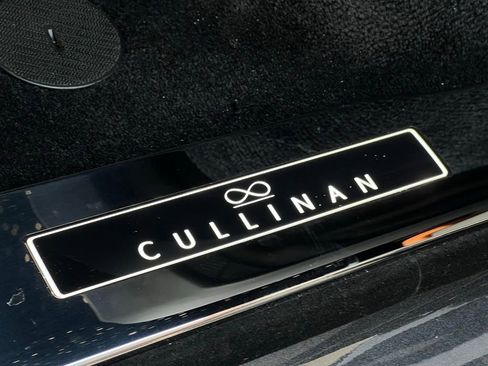 Used 2025 Rolls-Royce Cullinan Black Badge image 12