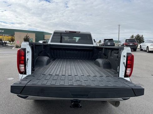 Used 2024 GMC Sierra 3500 SLE w/ SLE Convenience Package image 9