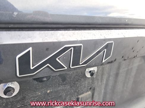 Used 2024 Kia Niro EX FWD image 7