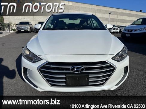 Used 2017 Hyundai Elantra SE FWD image 2