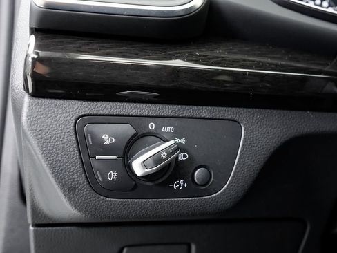 Used 2020 Audi Q5 e Premium Plus w/ Premium Plus Package image 10