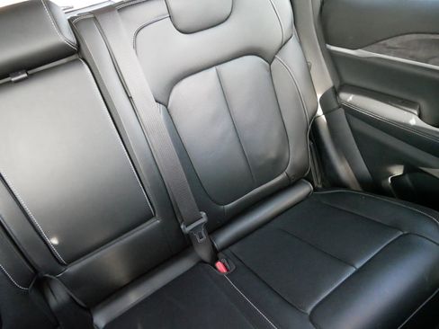 Used 2023 Jeep Grand Cherokee Limited w/ Luxury Tech Group II image 15