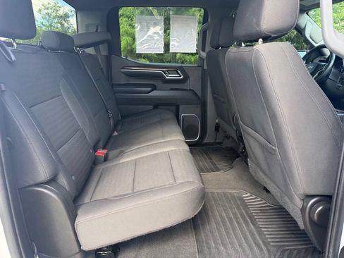 Used 2023 Chevrolet Silverado 1500 LT AWD/4WD image 15