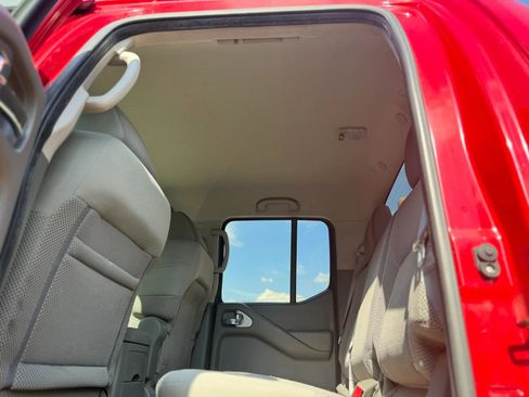 Used 2008 Nissan Frontier SE w/ SE Value Truck Pkg AWD/4WD image 30