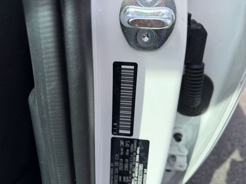 Used 2025 Kia K4 LXS image 28