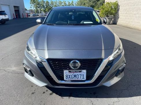 Used 2021 Nissan Altima 2.5 SL FWD image 2