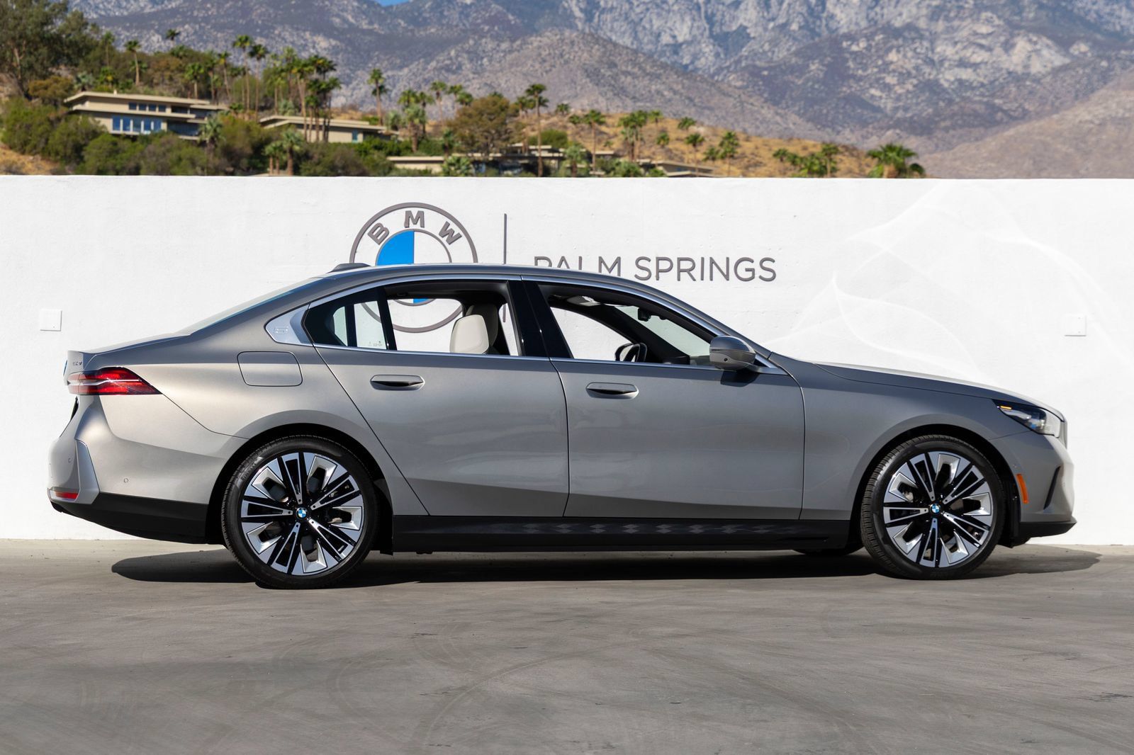 Certified 2025 BMW i5 eDrive40i w/ Premium Package RWD image 5
