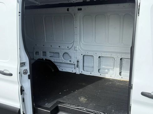 Used 2022 Ford Transit 250 Medium Roof RWD image 10
