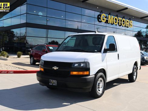 Used 2018 Chevrolet Express 2500 image 30