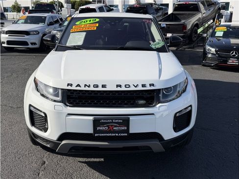 Used 2019 Land Rover Range Rover Evoque SE image 9