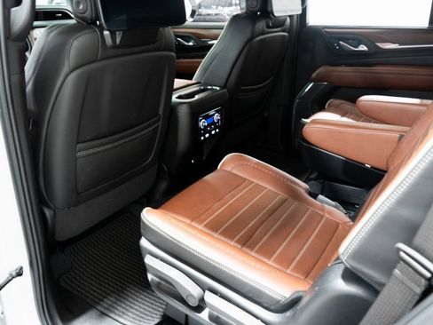 Used 2024 GMC Yukon Denali Ultimate image 24