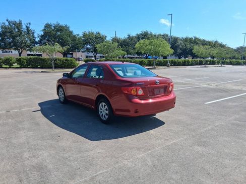 Used 2010 Toyota Corolla LE FWD image 4