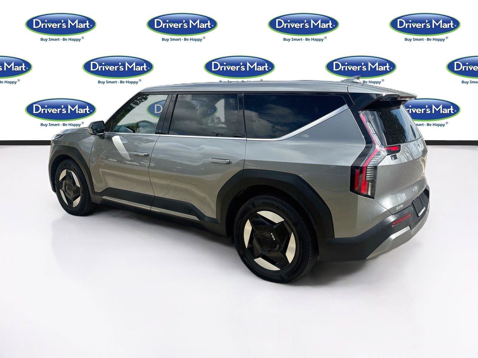 Used 2024 Kia EV9 Light Long Range RWD image 5
