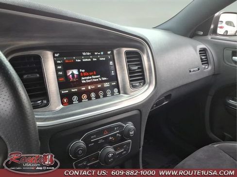 Used 2017 Dodge Charger R/T RWD image 35