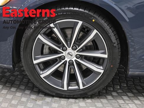 Used 2022 Volvo S60 B5 Momentum image 31