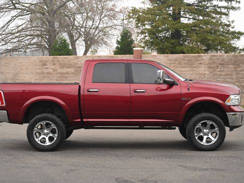 Used 2017 RAM 1500 Laramie w/ Convenience Group image 8