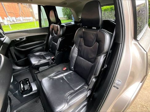 Certified 2024 Volvo XC90 T8 Ultimate w/ Protection Package Premier AWD/4WD image 34