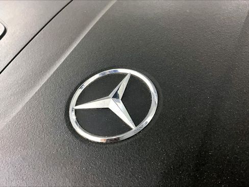 Used 2023 Mercedes-Benz GLC 300 4MATIC image 32