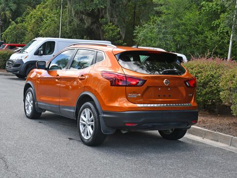 Used 2017 Nissan Rogue Sport SV w/ SV Premium Package FWD image 3