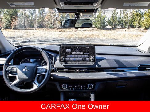 Used 2022 Mitsubishi Outlander SE image 13