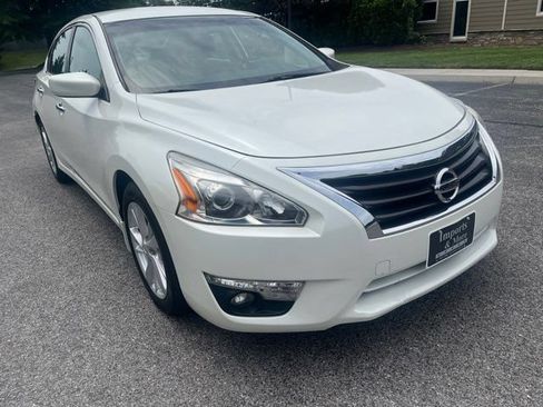 Used 2015 Nissan Altima 2.5 SV FWD image 17