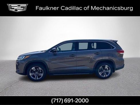 Used 2019 Toyota Highlander Limited Platinum AWD/4WD image 10