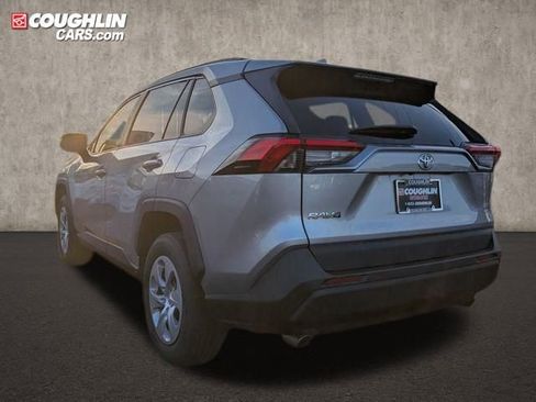 Used 2020 Toyota RAV4 LE image 5