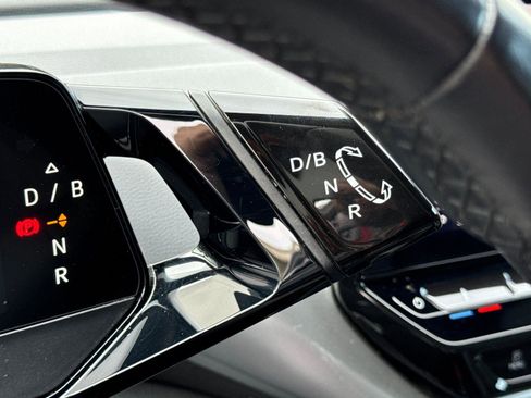 Used 2022 Volkswagen ID.4 Pro image 21