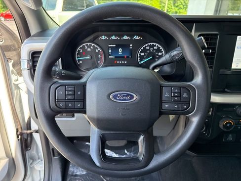 Used 2025 Ford F250 XLT AWD/4WD image 8